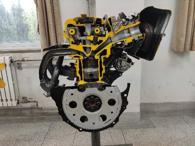 发动机解剖模型